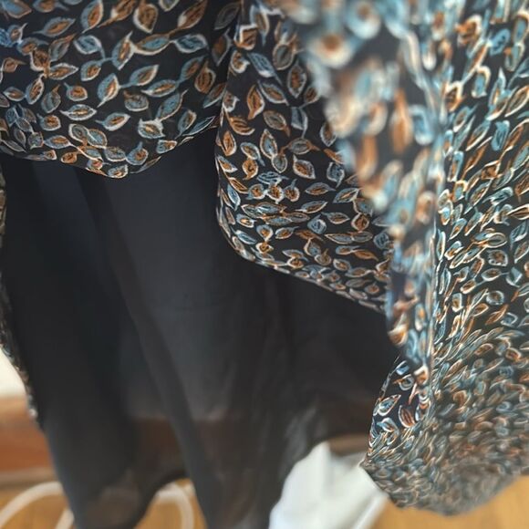 Mittoshop Leaf Print Ruffle cap sleeve blouse Size M EUC - Picture 4 of 7